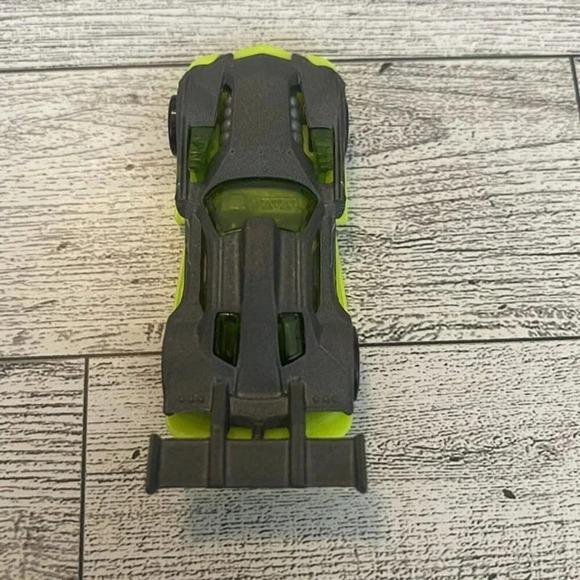 2014 Mattel Hot Wheels GT Hunter Grey Car With Florescent Green Under Carriage - Picture 5 of 9